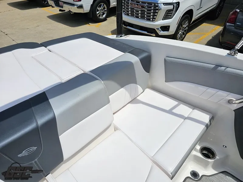 Slide: The Image of Chaparral 21 SSi 2020 - 102