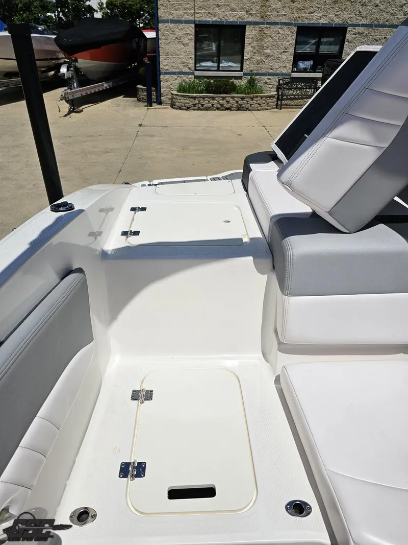 Slide: The Image of Chaparral 21 SSi 2020 - 104