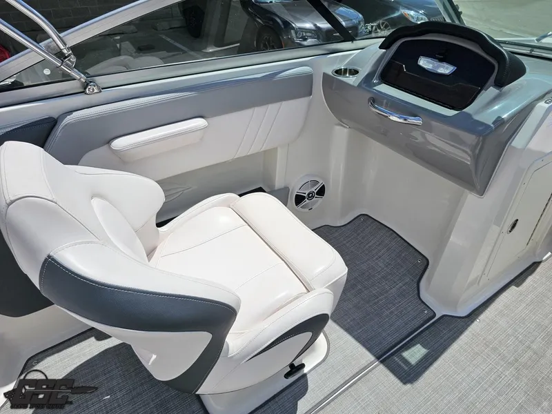 Slide: The Image of Chaparral 21 SSi 2020 - 64