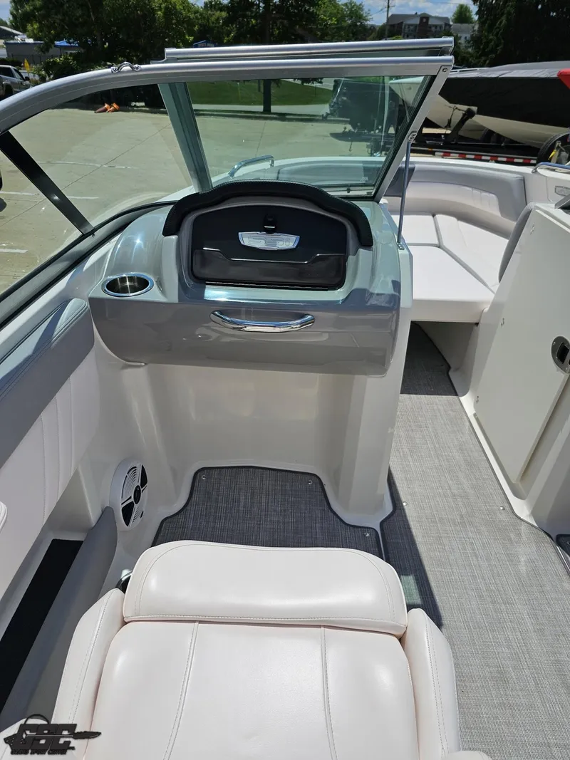 Slide: The Image of Chaparral 21 SSi 2020 - 65