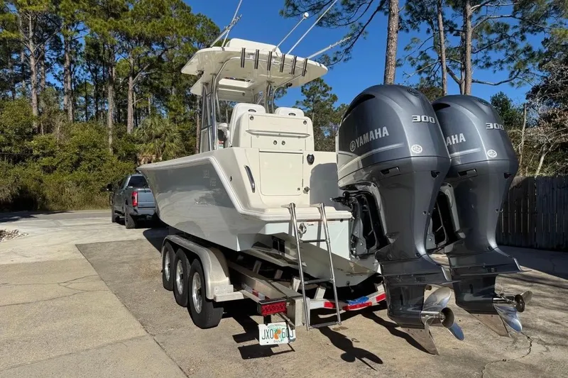 Slide: The Image of SeaVee 320B 2019 - 1