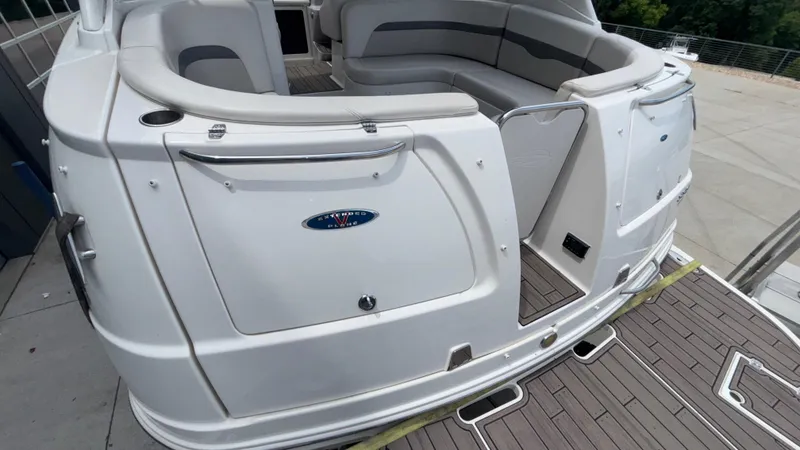 Slide: The Image of 2007 Chaparral Signature 330 boat with spacious seating and sleek design. - 8