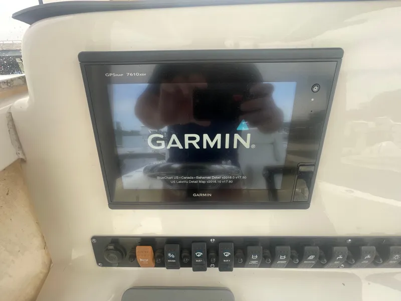 Slide: The Image of Garmin GPSMAP 7610xsv on 2016 Sea Hunt Gamefish 27 boat dashboard. - 22