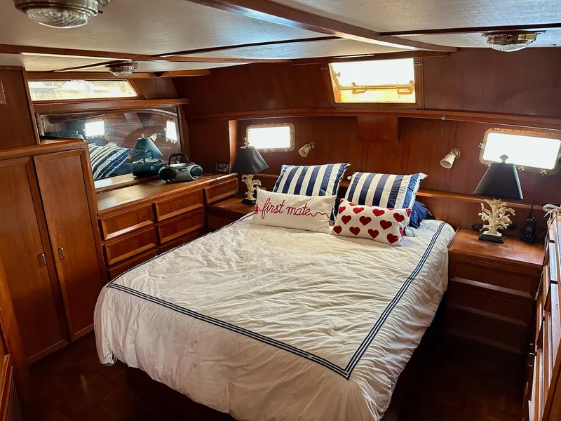 Slide: The Image of Jefferson 46 Sundeck 1987 - 23