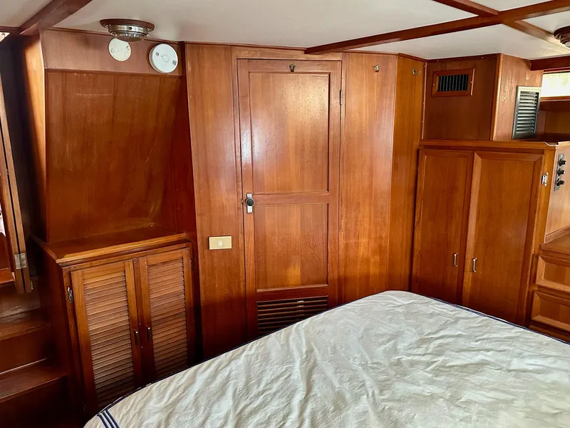 Slide: The Image of Jefferson 46 Sundeck 1987 - 27