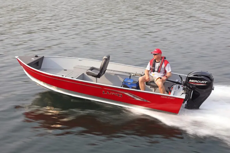 Slide: The Image of Manufacturer Provided Image: 2020 Lund 1600 Fury Tiller boat in motion on water. - 17