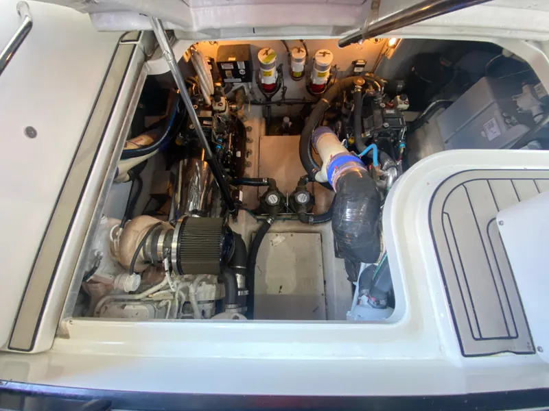 Slide: The Image of Sea Ray 470 Sundancer 2015 - 52