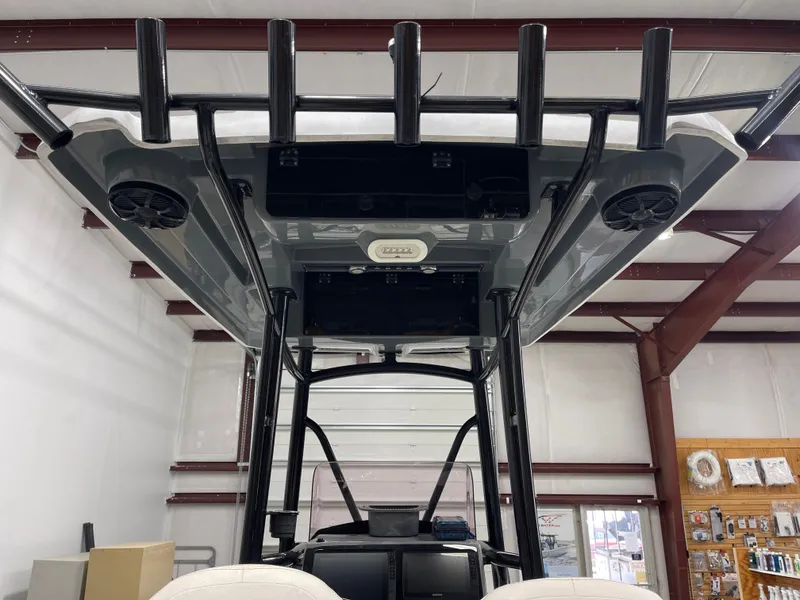 Slide: The Image of Blue Wave 2400 Pure Bay 2020 - 10