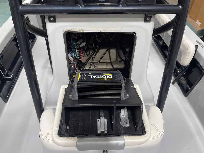 Slide: The Image of Blue Wave 2400 Pure Bay 2020 - 33