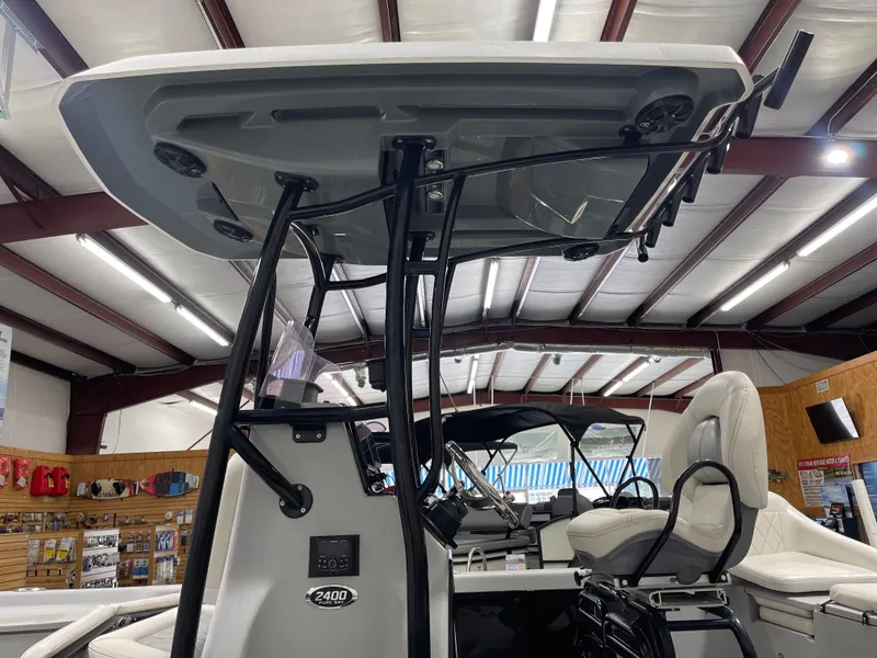 Slide: The Image of Blue Wave 2400 Pure Bay 2020 - 38