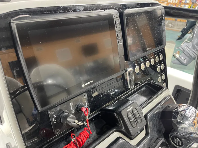 Slide: The Image of Blue Wave 2400 Pure Bay 2020 - 8