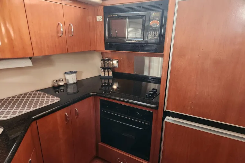 Slide: The Image of Carver 466 Motor Yacht 2007 - 14