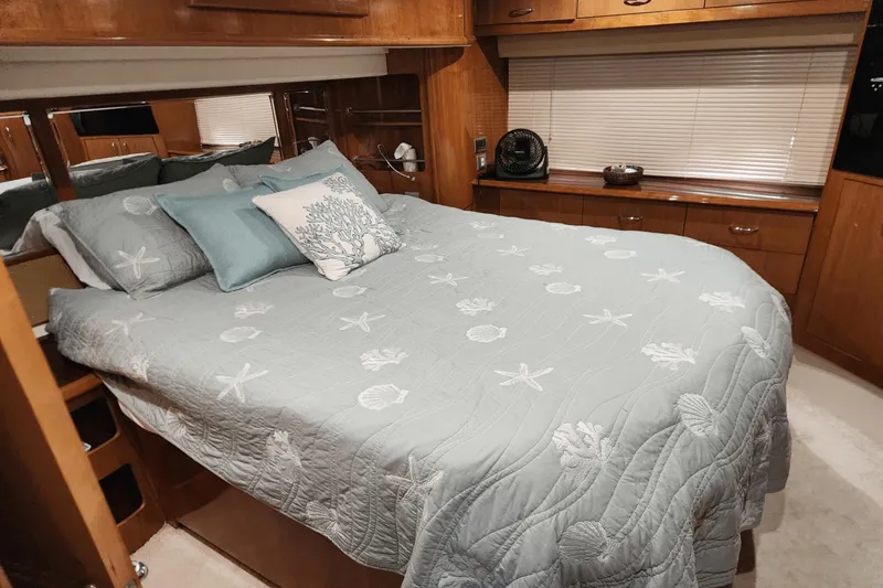 Slide: The Image of Carver 466 Motor Yacht 2007 - 29