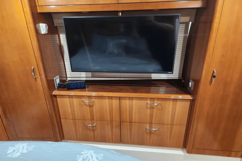 Slide: The Image of Carver 466 Motor Yacht 2007 - 32