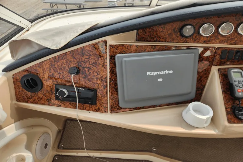 Slide: The Image of Carver 466 Motor Yacht 2007 - 38