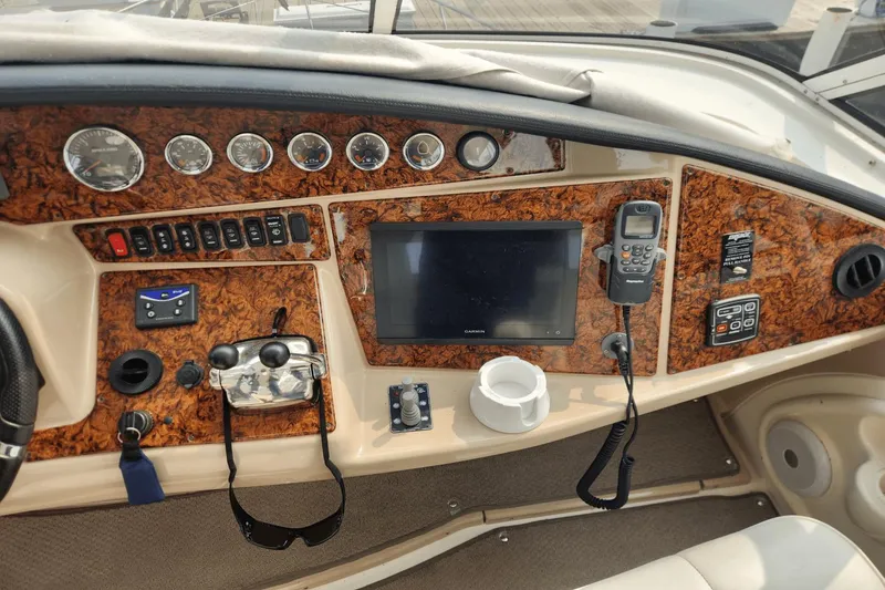 Slide: The Image of Carver 466 Motor Yacht 2007 - 39