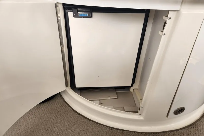 Slide: The Image of Carver 466 Motor Yacht 2007 - 42