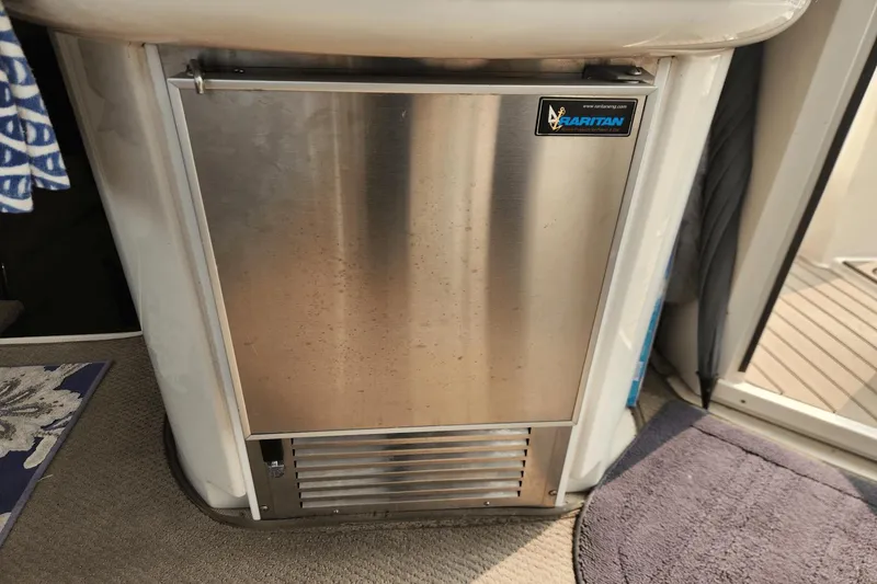 Slide: The Image of Carver 466 Motor Yacht 2007 - 46