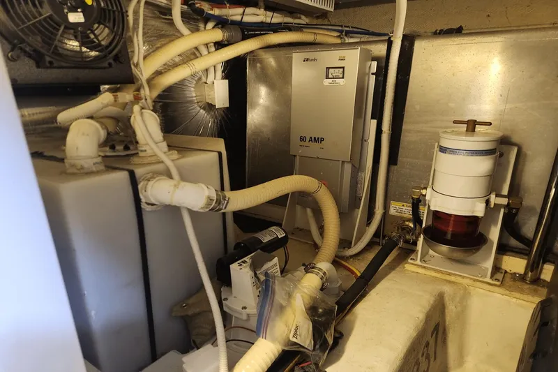 Slide: The Image of Carver 466 Motor Yacht 2007 - 47