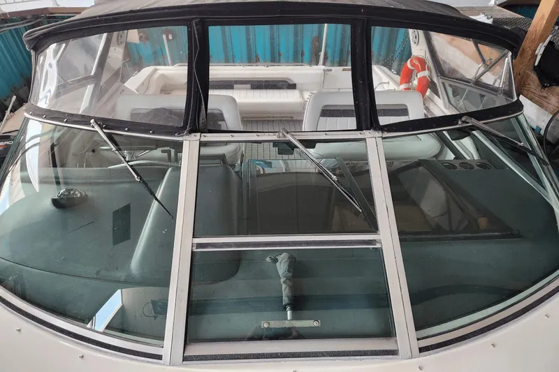 Slide: The Image of Sea Ray 400 Express Cruiser 1993 - 10