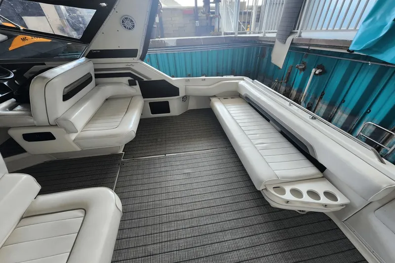 Slide: The Image of Sea Ray 400 Express Cruiser 1993 - 12