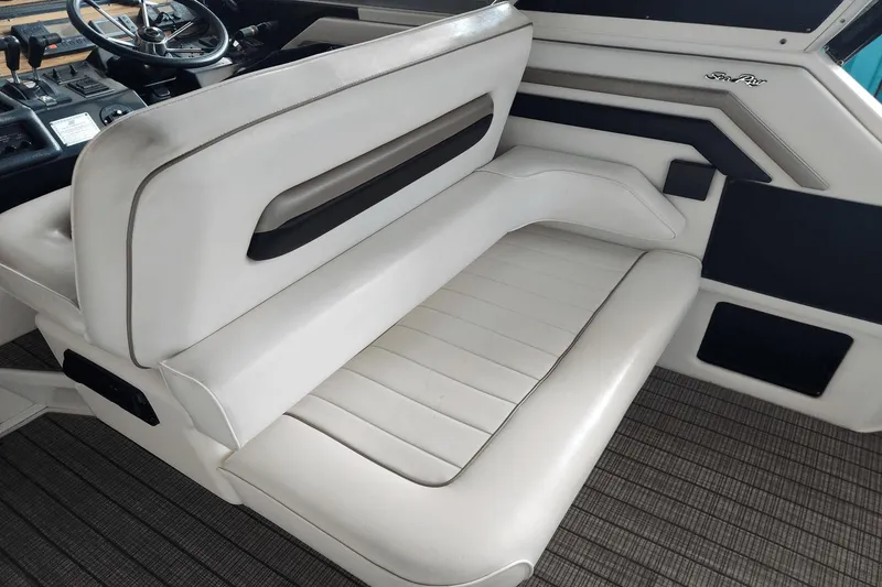 Slide: The Image of Sea Ray 400 Express Cruiser 1993 - 17