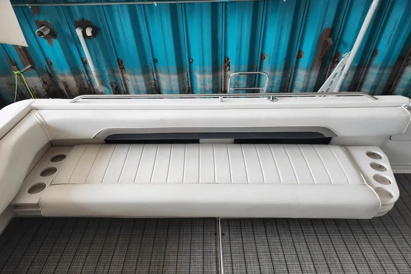 Slide: The Image of Sea Ray 400 Express Cruiser 1993 - 18