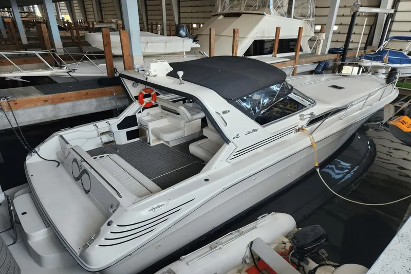 Slide: The Image of Sea Ray 400 Express Cruiser 1993 - 2