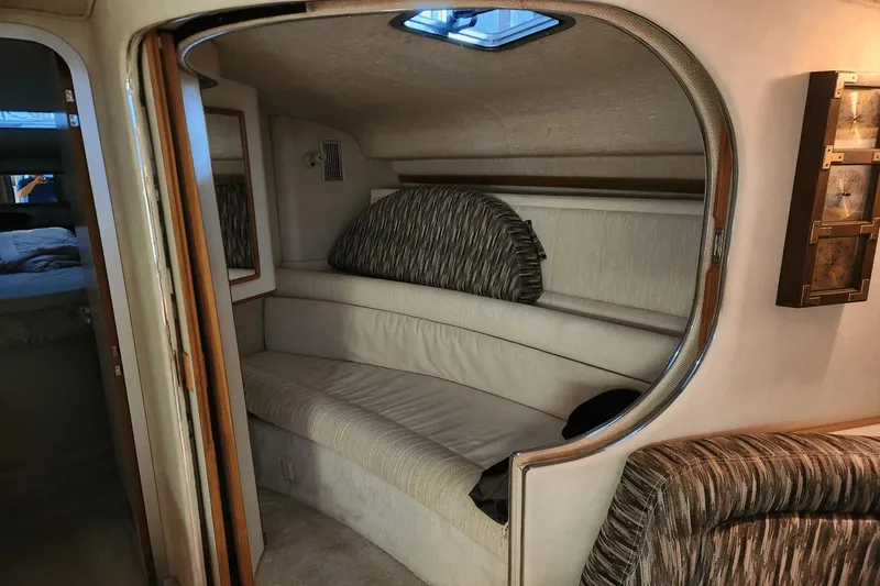 Slide: The Image of Sea Ray 400 Express Cruiser 1993 - 26