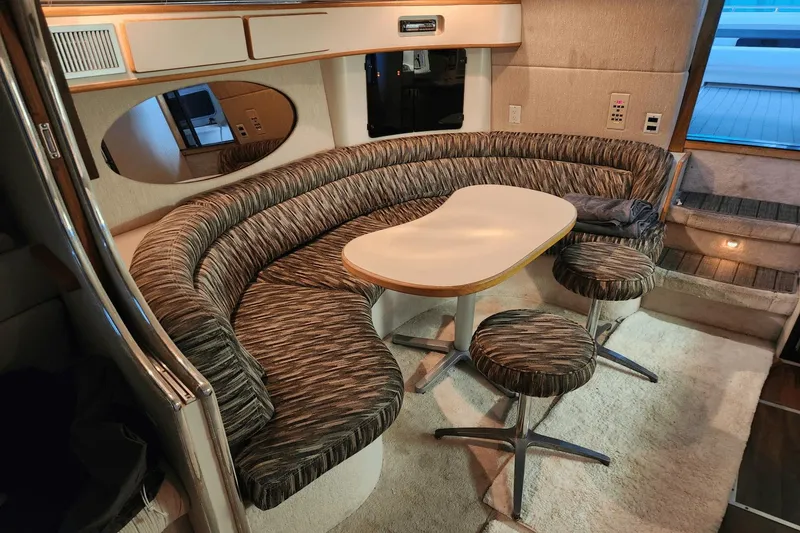 Slide: The Image of Sea Ray 400 Express Cruiser 1993 - 27