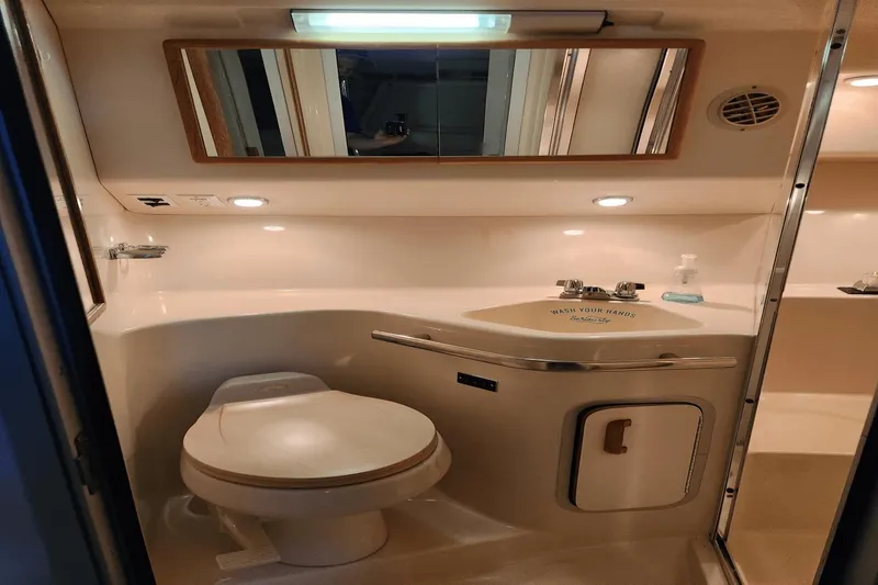 Slide: The Image of Sea Ray 400 Express Cruiser 1993 - 28