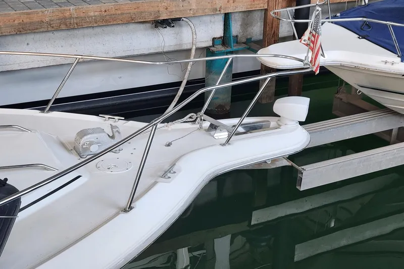 Slide: The Image of Sea Ray 400 Express Cruiser 1993 - 4