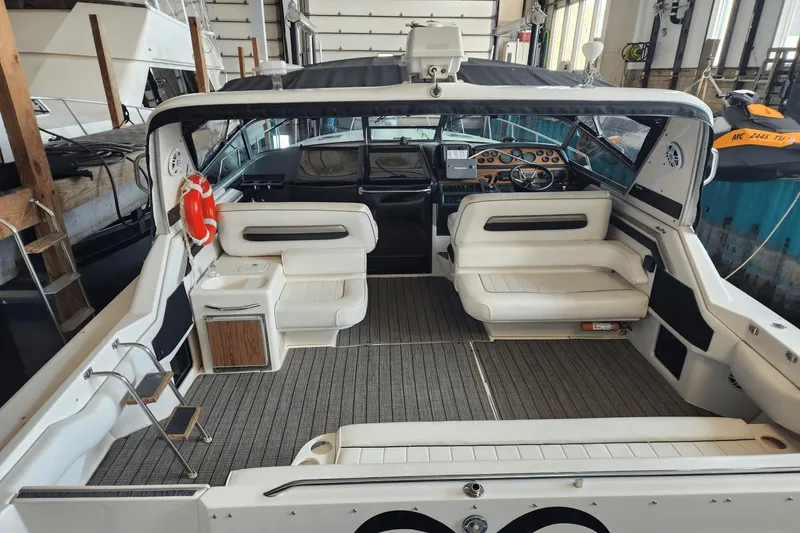 Slide: The Image of Sea Ray 400 Express Cruiser 1993 - 5