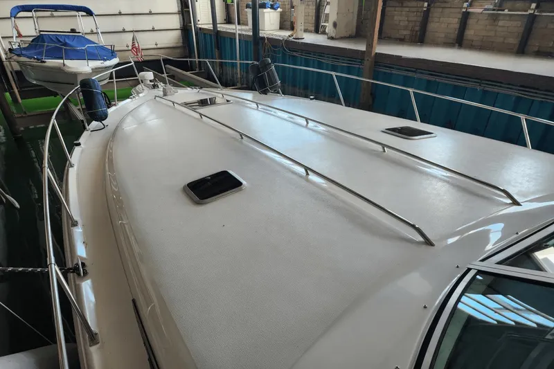 Slide: The Image of Sea Ray 400 Express Cruiser 1993 - 8