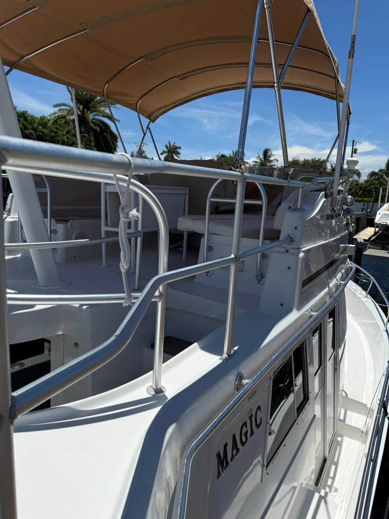 Slide: The Image of Mainship 390 Trawler 2001 - 10