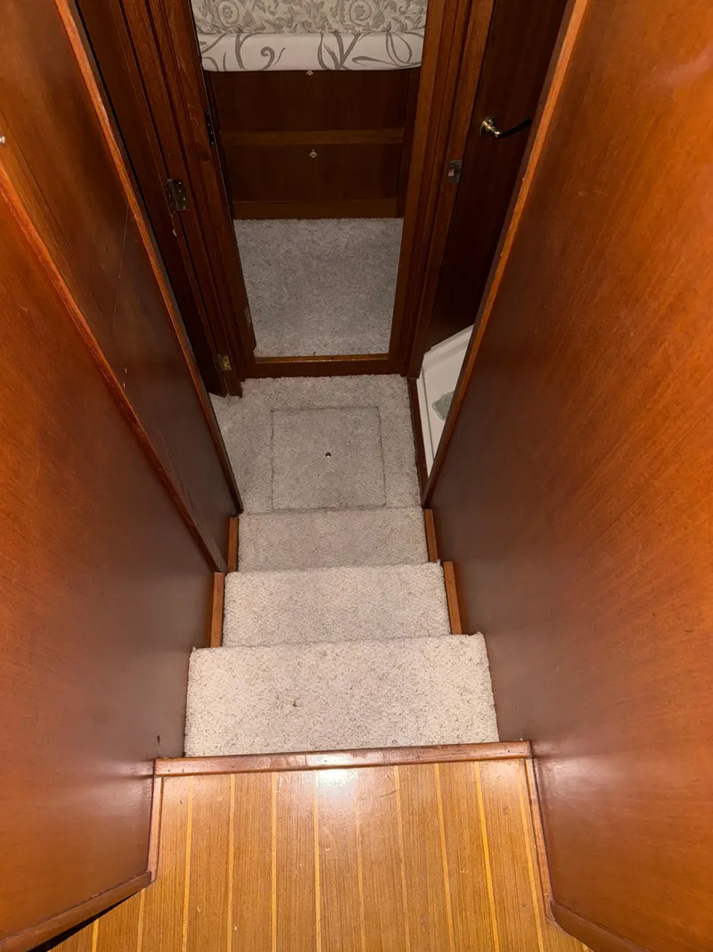 Slide: The Image of Mainship 390 Trawler 2001 - 102