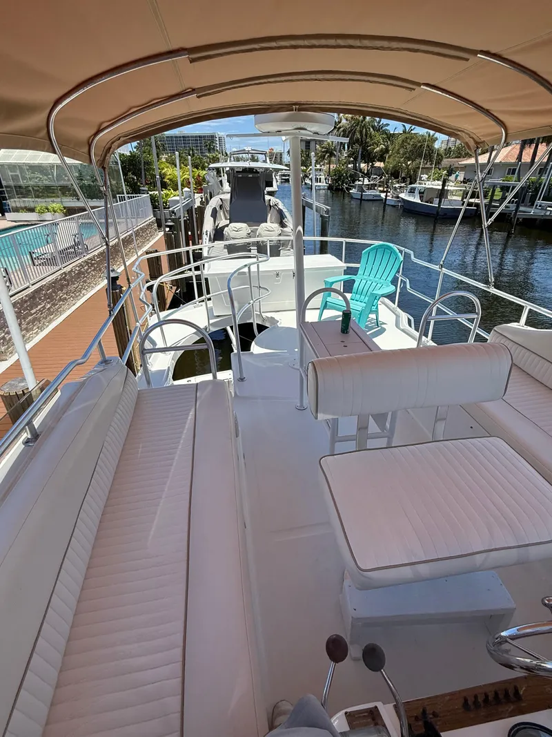 Slide: The Image of Mainship 390 Trawler 2001 - 16