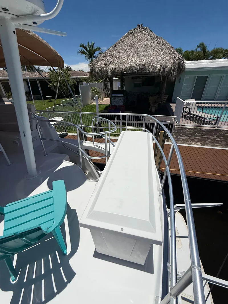 Slide: The Image of Mainship 390 Trawler 2001 - 21