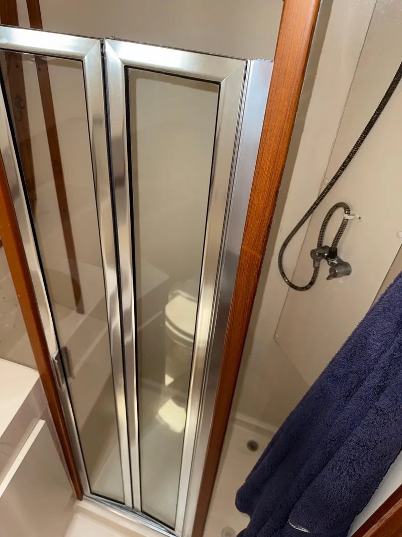 Slide: The Image of Mainship 390 Trawler 2001 - 41