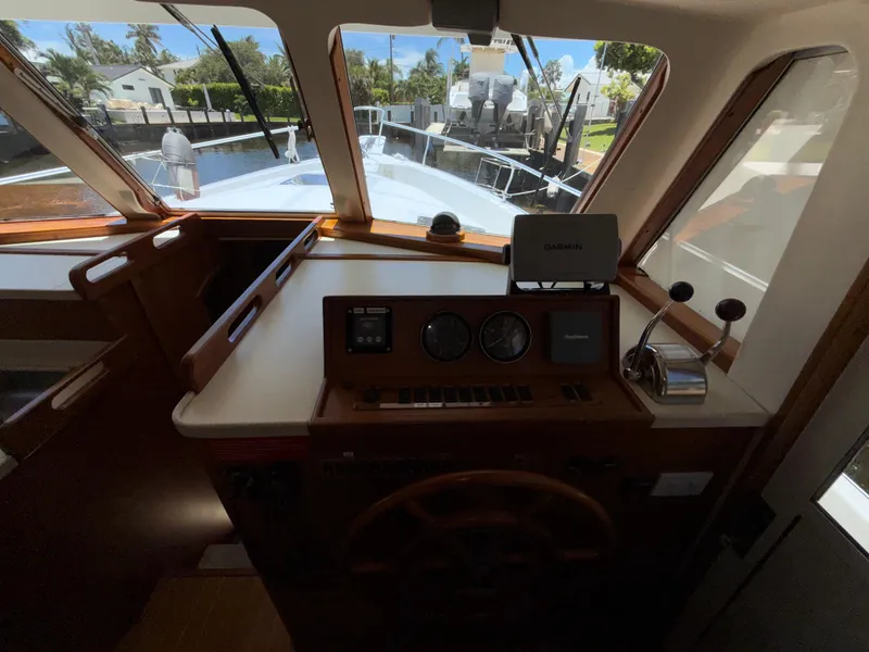 Slide: The Image of Mainship 390 Trawler 2001 - 46