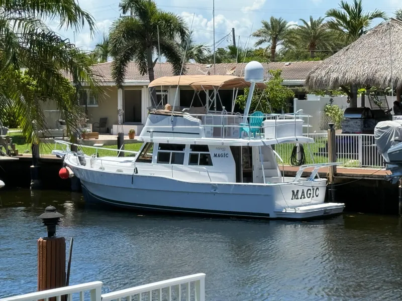 Slide: The Image of Mainship 390 Trawler 2001 - 76