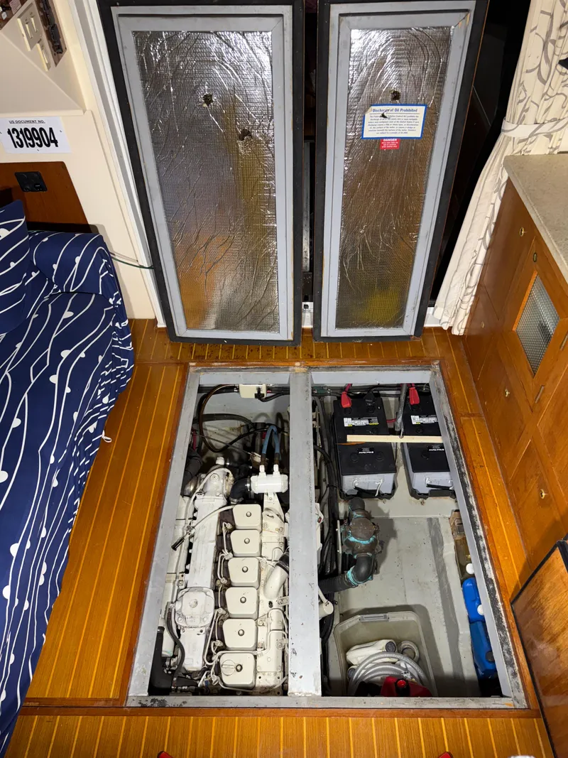 Slide: The Image of Mainship 390 Trawler 2001 - 88