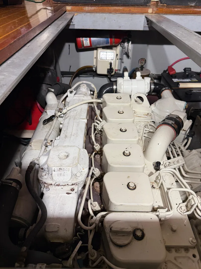 Slide: The Image of Mainship 390 Trawler 2001 - 99