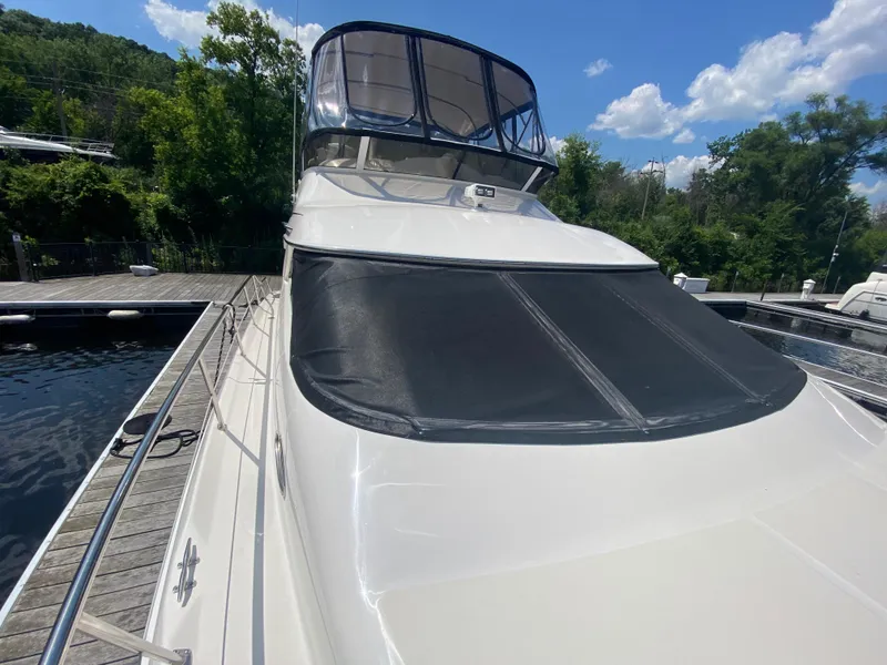 Slide: The Image of Sea Ray 400 Sedan Bridge 1998 - 10