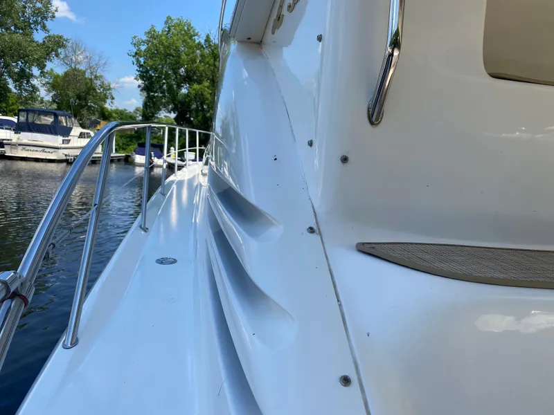 Slide: The Image of Sea Ray 400 Sedan Bridge 1998 - 11