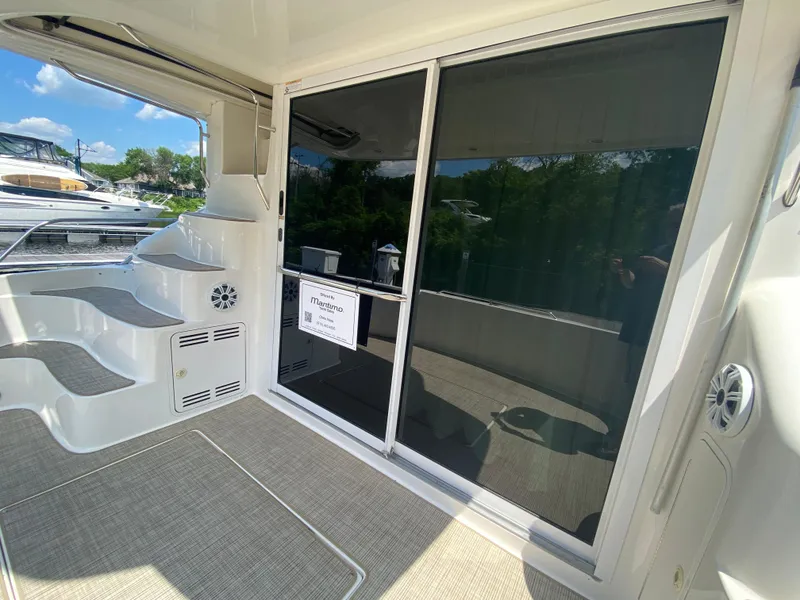 Slide: The Image of Sea Ray 400 Sedan Bridge 1998 - 12