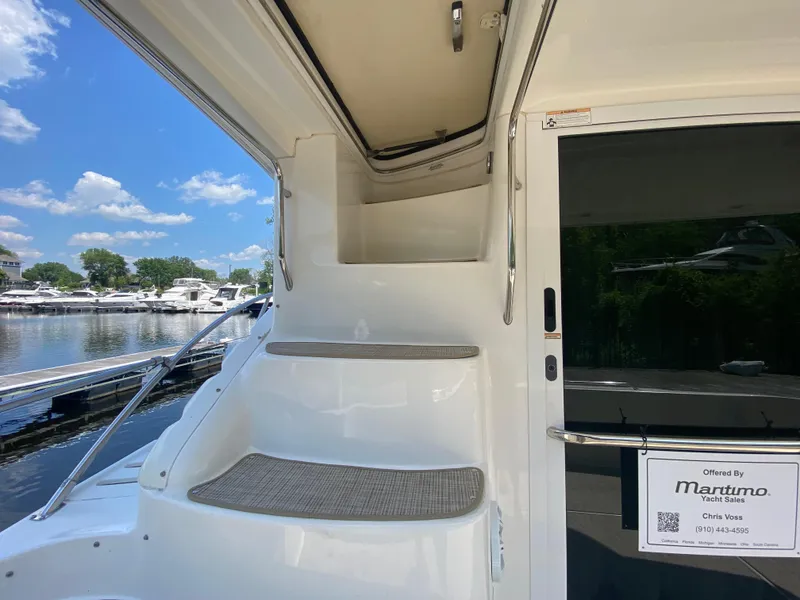 Slide: The Image of Sea Ray 400 Sedan Bridge 1998 - 14