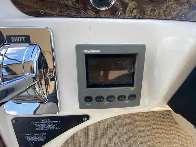 Slide: The Image of Sea Ray 400 Sedan Bridge 1998 - 25