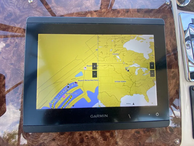 Slide: The Image of Sea Ray 400 Sedan Bridge 1998 - 29