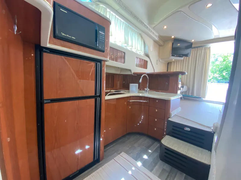 Slide: The Image of Sea Ray 400 Sedan Bridge 1998 - 51